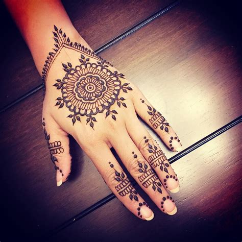125 New Simple Mehndihenna Designs For Hands Buzzpk Henna Designs