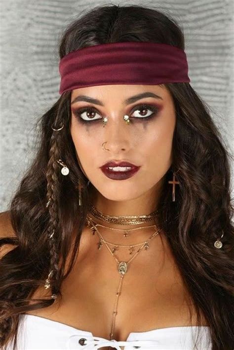Model In 2020 Halloween Makeup Looks Pirate Makeup Halloween