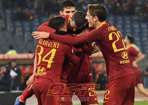Roma fought back and found. Roma-Genoa 3-2, le pagelle di CGR: Kluivert efficace ...