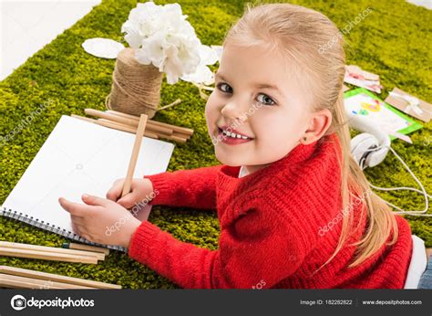 Beautiful Little Child Drawing Color Pencils Green Soft Carpet — Free