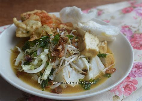 Kupat tahu, sajian sarapan khas bandung berupa irisan ketupat dan tahu disiram saus kacang nan kental. Blog Diah Didi berisi resep masakan praktis yang mudah dipraktekkan di rumah. | Resep masakan ...