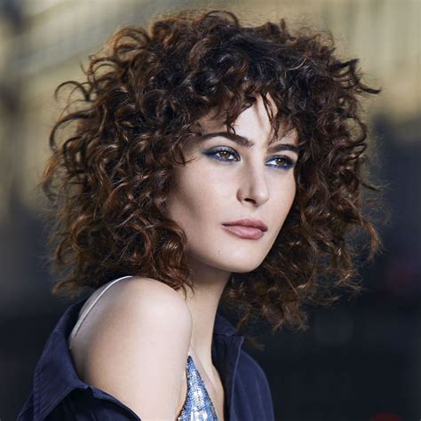20 Elegant Natural Curly Hairstyles For Women In 2020 Page 3 Of 6