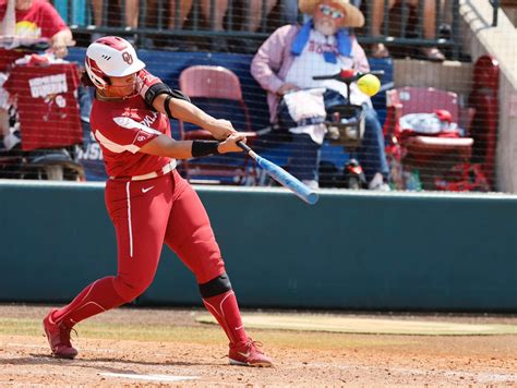 Jocelyn Alo Named Usa Softball Collegiate Player Of The Year