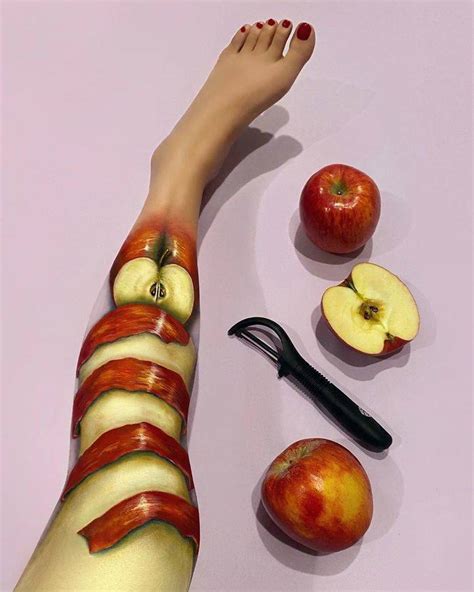 This Artists Optical Illusion Body Paintings Are Uncomfortable To Look