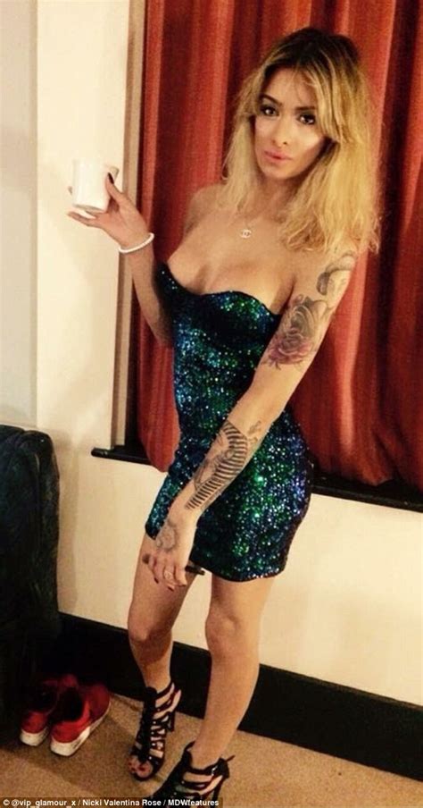 Glamour Model Claims To Have The Uks Biggest Breasts At A Size 34nn