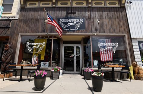 Lauren Boeberts Shooters Grill Restaurant Closes After Lease Not Renewed