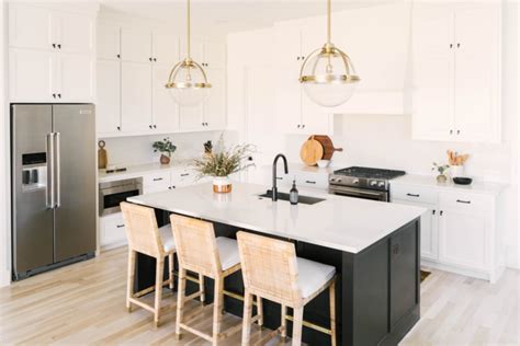 For instance, take a gander at this cooking space spotted on alvhem. Kitchen Island Paint Colors: Gorgeous Paint Colors for ...