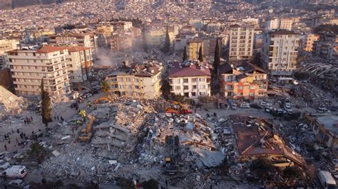 الأحد عدد قتلى زلزال تركيا وسوريا يتخطى 33 ألف شخص Cnn Arabic