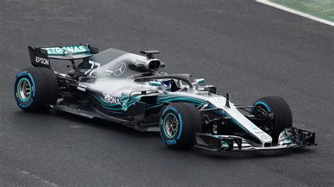 Seit 25 jahren führt ein mercedes das feld der formel 1 an. Formel 1: Mercedes präsentiert den neuen W09 EQ Power+ mit ...