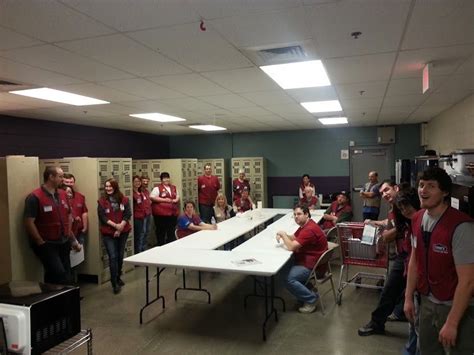 Maybe returning to the office after the pandemic is something that i'd rather not do (i prefer to work from home) but the. New break room... - Lowe's Office Photo | Glassdoor.co.uk