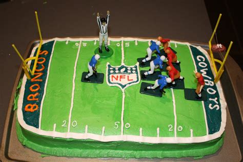 See more ideas about football birthday, football birthday cake, football cake. TheFlyingWalleeties: Birthday Cakes!
