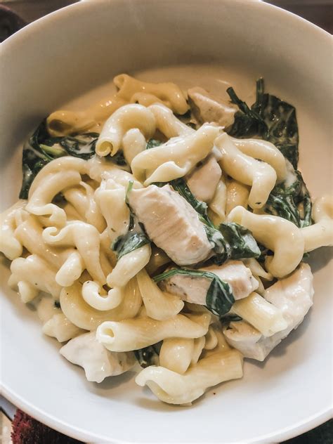 Instant Pot Creamy Chicken And Spinach Pasta Barbs Plate