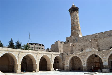 المسجد العمري الكبير في غزة اندحر الغزاة وبقي شامخا منوعات الجزيرة نت