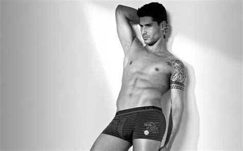 Charlye Madison Wproject Miguel Iglesias Strips Down For Hom Underwear