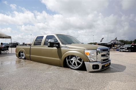 Battle Drag 2013 Custom Truck Show 008 Slammed Ford F 250 Super Duty