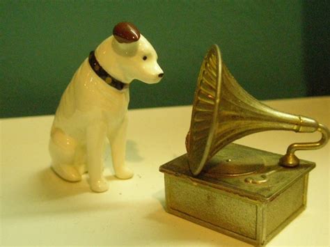 Vintage Rca Dog And Record Player By Rebornnotreworn On Etsy