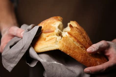 اعطاء الخبز في المنام