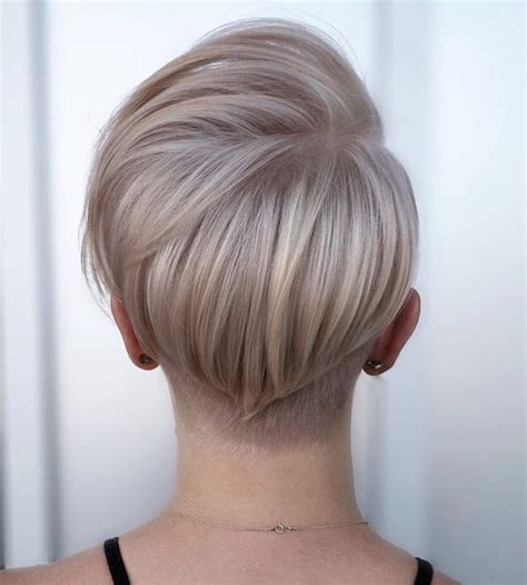 Round faces are difficult to style. 30 Stunning Short Hairstyles to Rock in April | Pixie ...