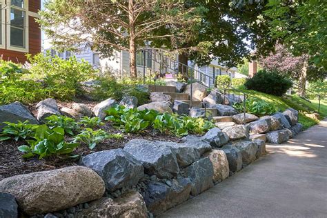 Front Yard Boulder Retaining Wall In St Paul Southview Design