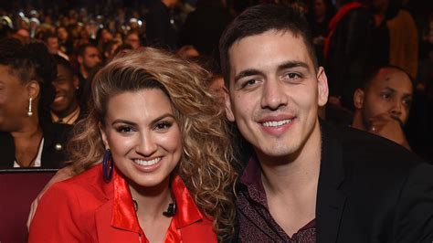 Is Tori Kelly Married All About Her Husband Andre Murillo News And