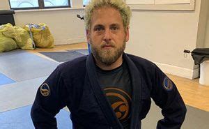The wolf of wall street actor looks almost unrecognizable as he goes under the slimmed down jonah sported braided hair as well as neck and hand tattoos. Jonah Hill Is Becoming More Fit As He Overcomes His Past ...