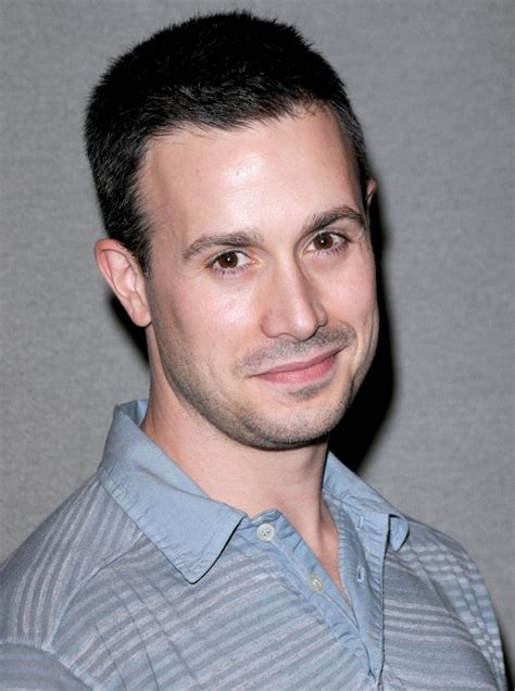 All you need to know about freddie prinze jr., complete with news, pictures, articles, and videos. freddie prinze jr. Picture 12 - 2009 Comic Con