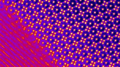Electron Microscope Images Atom