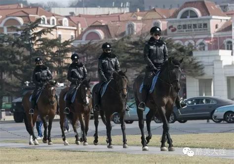 Dalians Mounted Policewomen In Full Leather Uniform Leather Dalian