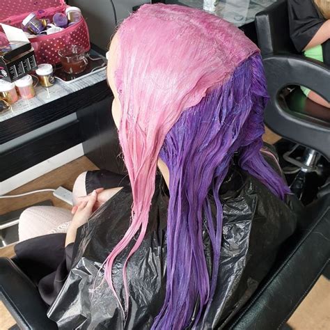 Color Your Hair Bleach Dye Bleached Hair Hair Salon Hairdresser Dyed Hair Bunt Womens
