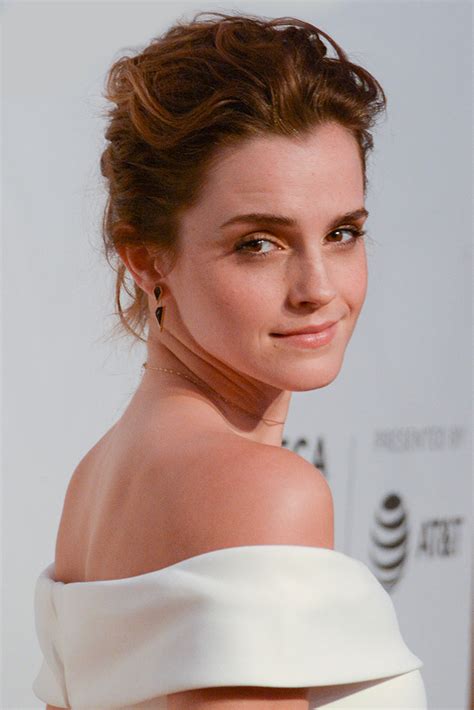 I simply want to do everything, she declared. Emma Watson, τι διαβάζεις στην καραντίνα; | VOGUE.GR