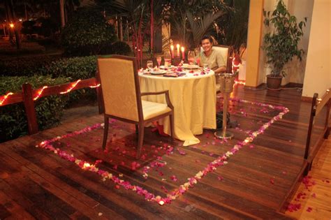 Their view is breathtakingly gorgeous, perfect for a candle light dinner in bangalore, and will have your loved one croon with joy. Horizon Cinta Kami: ♥ First Anniversary, Surprise!