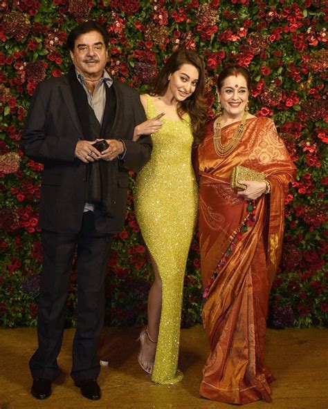 Sonakshi Sinhas Father Shatrughan Sinha Doesnt Want Her To Get Married Mom Poonam Forces Her