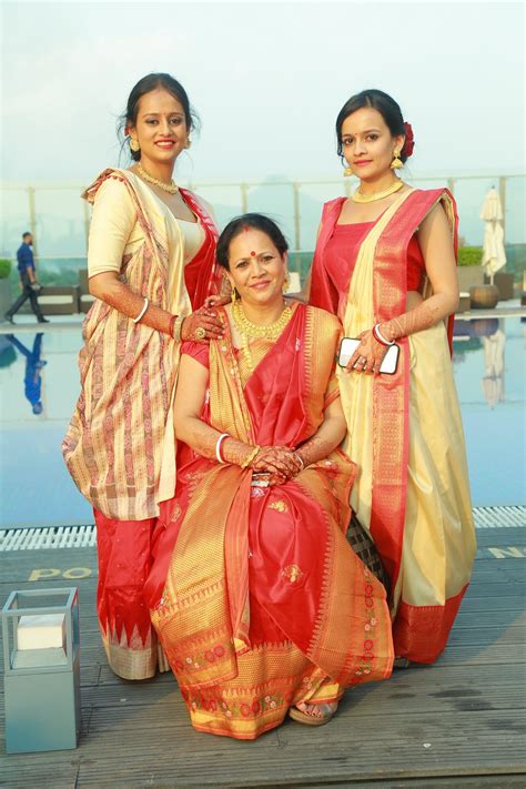 Traditional Bengali Women Dresses Images