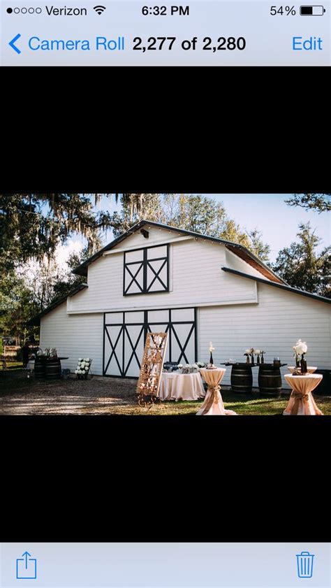 The White Barn In Brooksville Fl White Barn Barn Wedding Barn