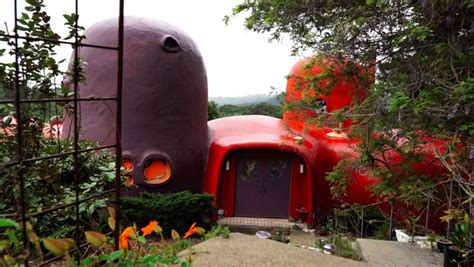 Video A Rare Look Inside The Famous Flintstone House In California