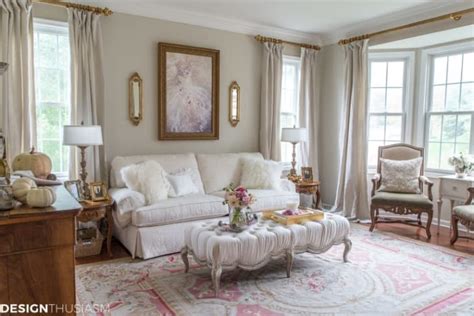 Effortlessly elegant, these homes offer an approach to earthy and chic living with a focus on old world charm that blends beautifully with today's modern amenities and conveniences. 20 Rooms That Will Make You Rethink French Country Decor ...
