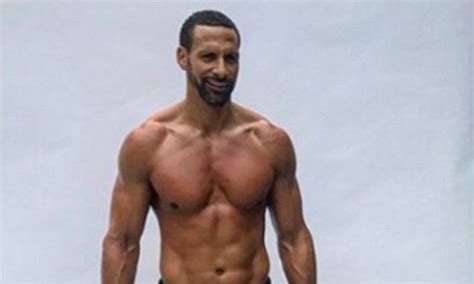 Man United Icon Rio Ferdinand Shows Off Ripped Muscles Daily Mail Online