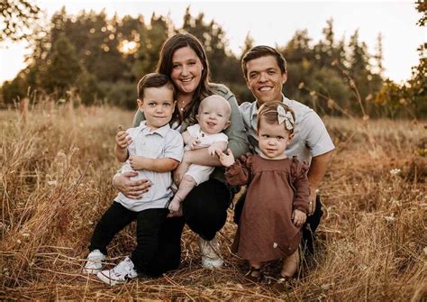 Lpbws Zach And Tori Roloff Introduce Son Daughter To New Baby Watch