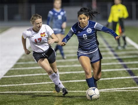 Daily Pilot Newport Harbor Girls Soccer Blanks Mission Viejo 1 0 To Open Cif Division 1