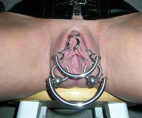 Pussy Pierced With Metal Rings Free Bdsm Weights Pics