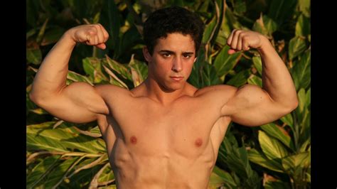 Teen Bodybuilder Flexing And Posing Youtube