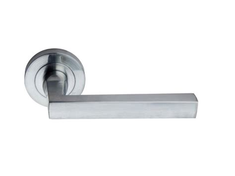 China Dh5243 Zinc Alloy Lever Door Handle On Rose Suppliers Company