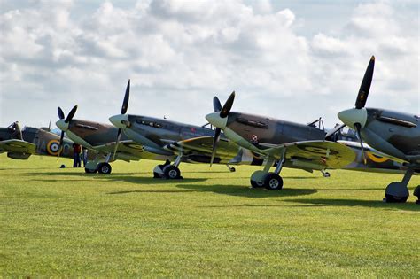 Spitfire Battle Of Britain Airshow Duxford 2010 Ian Price Flickr