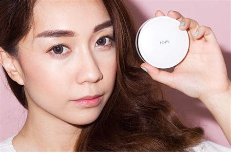 7 Korean Makeup Trends You Need To Try Now Dewy Skin Makeup Trends