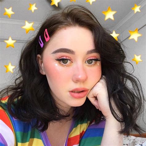 Hair clip styles for fancy girls | aesthetic makeup. Never mind | Clip hairstyles, Aesthetic hair, Hair clips ...