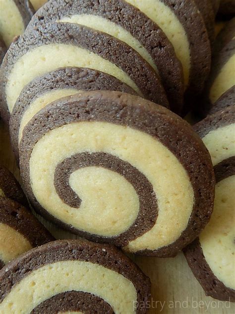 You Can Easily Make These Fancy Looking Vanilla And Cocoa Swirl Cookies
