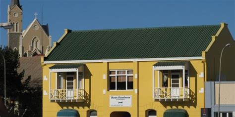 This property is situated a short distance from attractions such as felsenkirche (church on the rocks) (lüderitz), coastaway tours lüderitz, and turnhalle (gym) lüderitz. Haus Sandrose - im historischen Herzen von Lüderitz