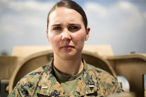 Meet The First Woman To Lead A Marine Corps Tank Platoon Female Marines Marine Tank Female Armor