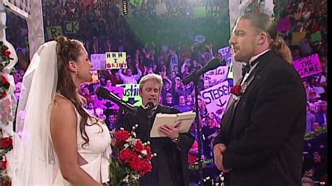 2 Times Stephanie Mcmahon And Triple H Separated In Real Life And 1 Time They Split On Screen