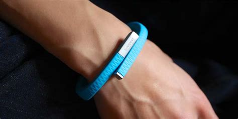 Fitbit Vs Jawbone Difference And Comparison Diffen